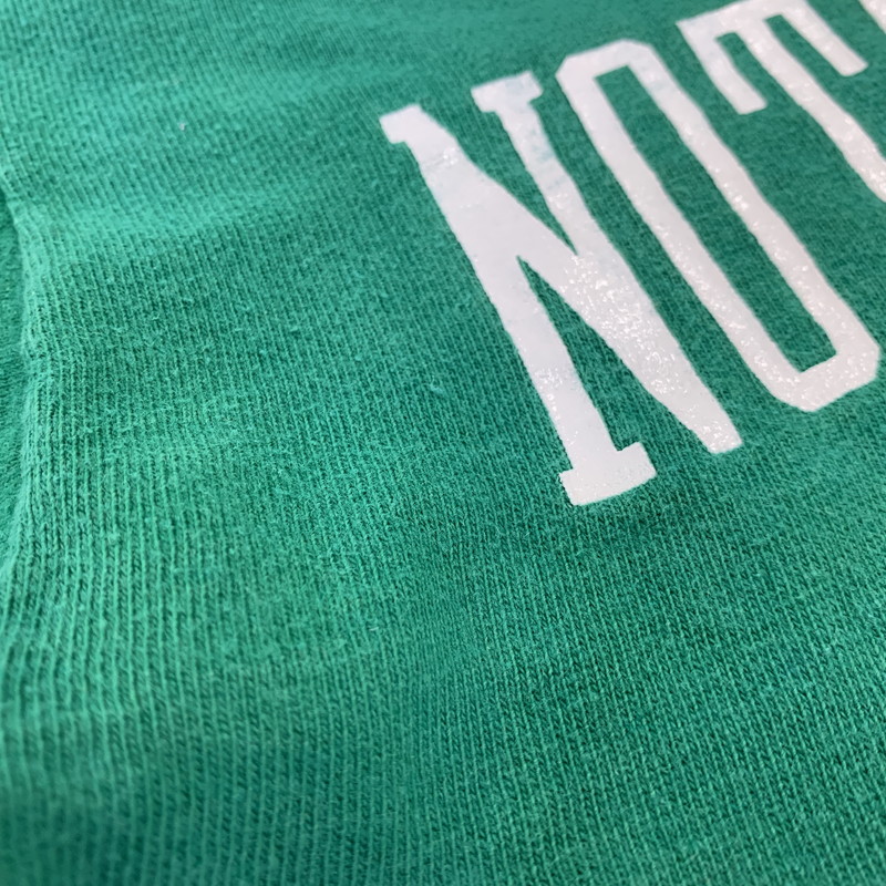 【中古品】【メンズ】 Champion チャンピオン NOTRE DAME 1 FOOTBALL TEE ノートルダム フットボール Tシャツ バータグ後期 146-260702-as-07-izu サイズ：M カラー：グリーン 万代Net店