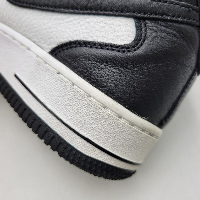 【中古品】【メンズ】 NIKE ナイキ × STUSSY ステューシー DJ7840-002 AIR FORCE 1 MID エア フォース 1 ミッド スニーカー 靴 160-260630-kh-07-izu サイズ：26.5 カラー：BLACK/BLACK-WHITE 万代Net店