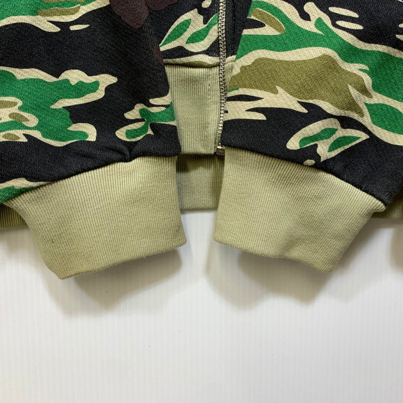 【中古品】【メンズ】 DENIM TEARS デニムティアーズ GREEN CAMO COTTON WREATH ZIP HOODIE グリーン カモ コットン リース ジップ フーディー パーカー トップス 142-260701-kh-21-izu サイズ：M カラー：マルチ 万代Net店
