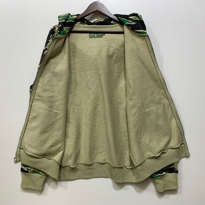 【中古品】【メンズ】 DENIM TEARS デニムティアーズ GREEN CAMO COTTON WREATH ZIP HOODIE グリーン カモ コットン リース ジップ フーディー パーカー トップス 142-260701-kh-21-izu サイズ：M カラー：マルチ 万代Net店