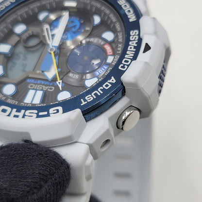 【中古品】【メンズ/レディース】 G-SHOCK ジーショック GN-1000C GULFMASTER ガルフマスター アナデジ 腕時計 時計 196-260702-cs-15-izu サイズ：50.5 × 53.4 × 15.9 mm カラー：ライトグレー系×ブルー 万代Net店