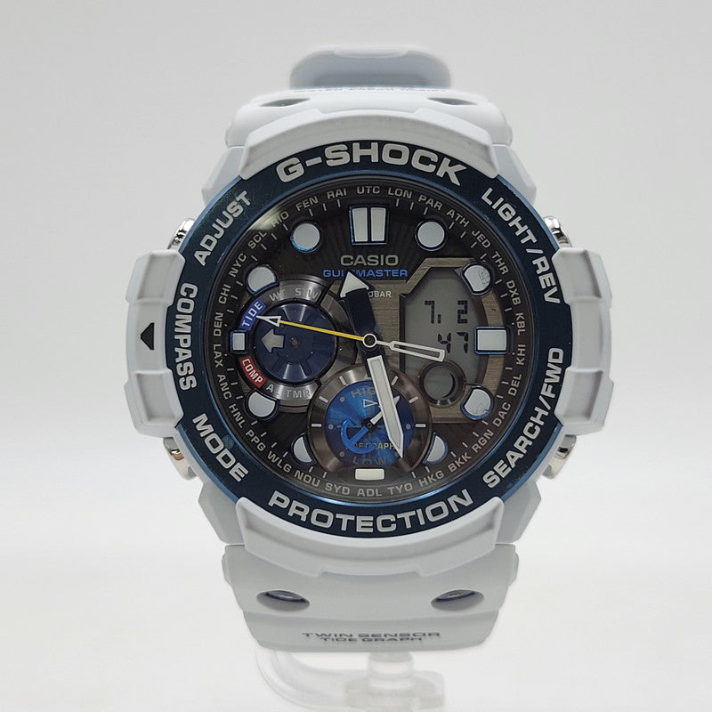 【中古品】【メンズ/レディース】 G-SHOCK ジーショック GN-1000C GULFMASTER ガルフマスター アナデジ 腕時計 時計 196-260702-cs-15-izu サイズ：50.5 × 53.4 × 15.9 mm カラー：ライトグレー系×ブルー 万代Net店