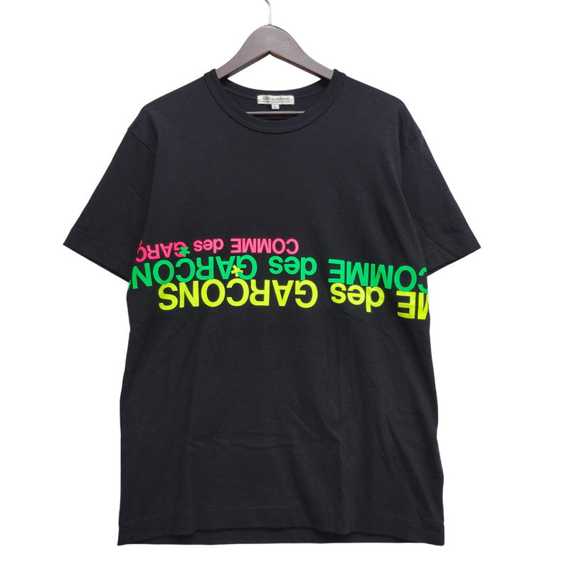 【中古品】【メンズ】 COMME des GARCONS コムデギャルソン NEON LOGO S/S TEE OI-T008 AD2022 ネオン ロゴ ショートスリーブ Tシャツ 半袖 140-260707-as-05-izu サイズ：L カラー：ブラック 万代Net店