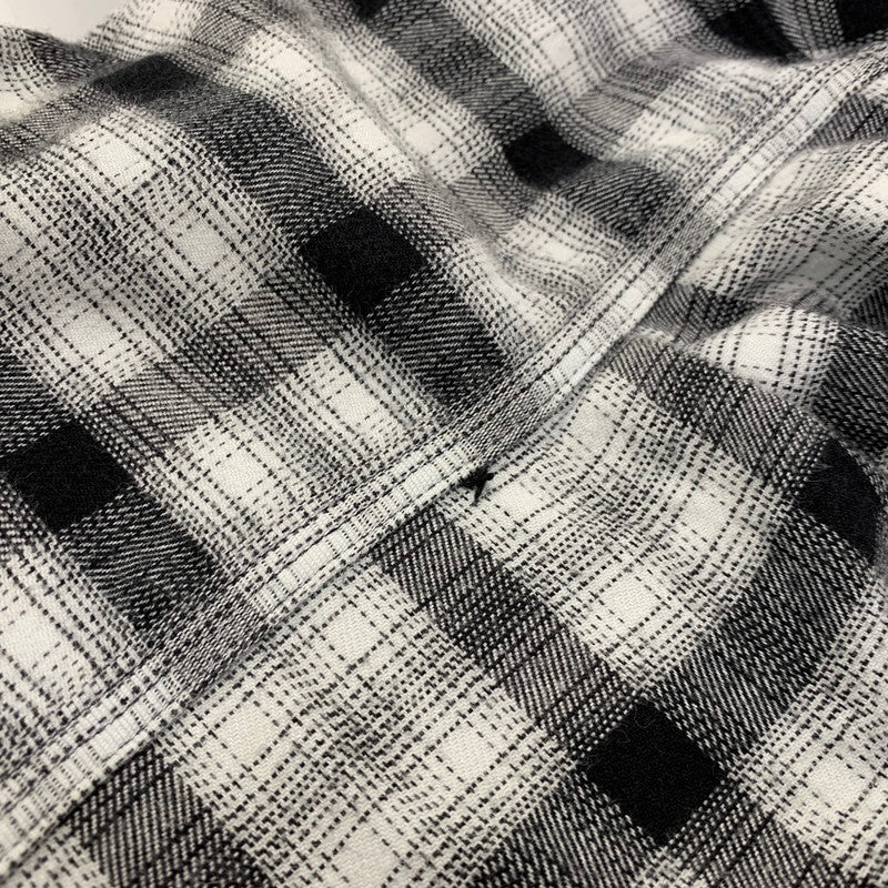 【中古品】【メンズ】 CARHARTT カーハート 104448120 RELAXED FIT FLANNEL SHIRT リラックスド フィット フランネル シャツ トップス 長袖 146-260730-cs-18-izu サイズ：XL カラー：ブラック×ホワイト 万代Net店