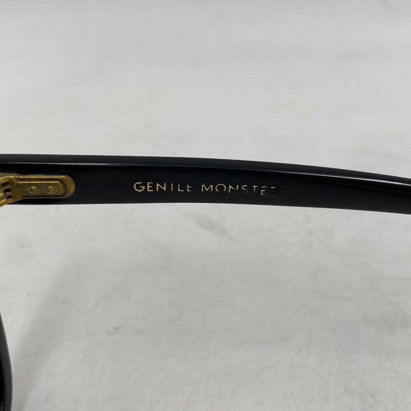 【現状渡し品】【メンズ/レディース】 GENTLE MONSTER ジェントルモンスター SOUTH SIDE SUNGLASSES サウスサイド サングラス 203-260711-as-18-izu サイズ：48□22-152 カラー：ブラック×グリーン系 万代Net店