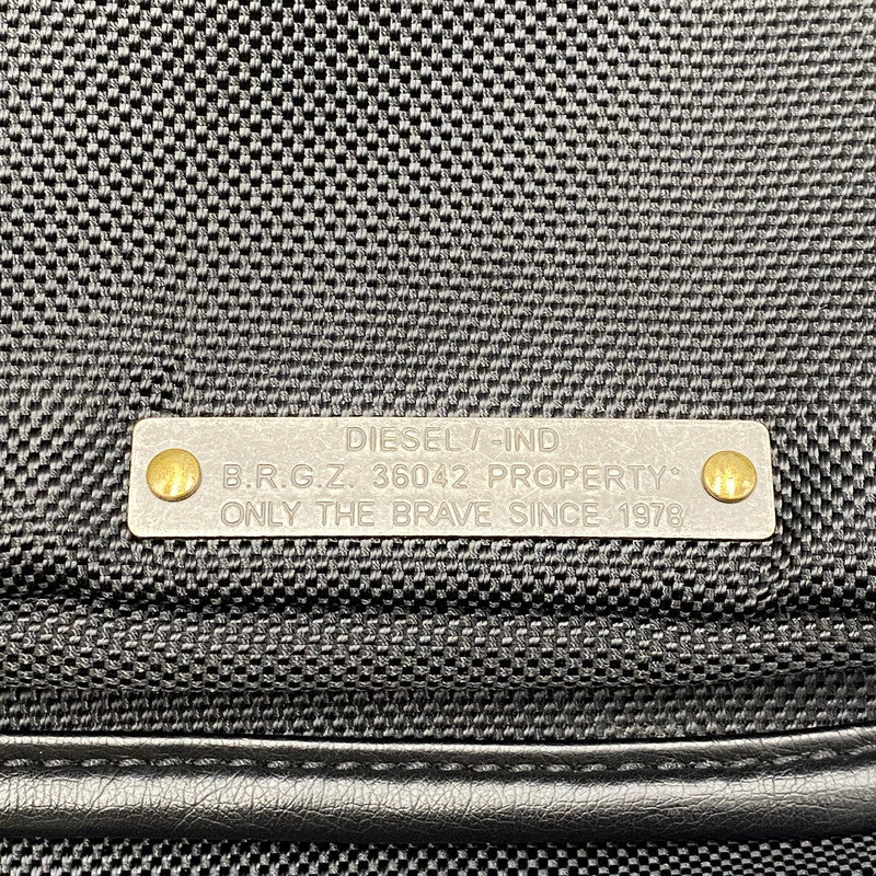 【中古品】【メンズ/レディース】 DIESEL ディーゼル METAL LOGO SHOULDER BAG D253150 メタル ロゴ ショルダーバッグ カバン 鞄 188-260715-as-24-izu カラー：ブラック 万代Net店