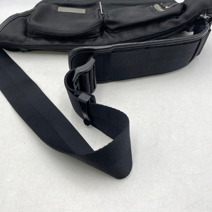 【中古品】【メンズ/レディース】 DIESEL ディーゼル METAL LOGO SHOULDER BAG D253150 メタル ロゴ ショルダーバッグ カバン 鞄 188-260715-as-24-izu カラー：ブラック 万代Net店