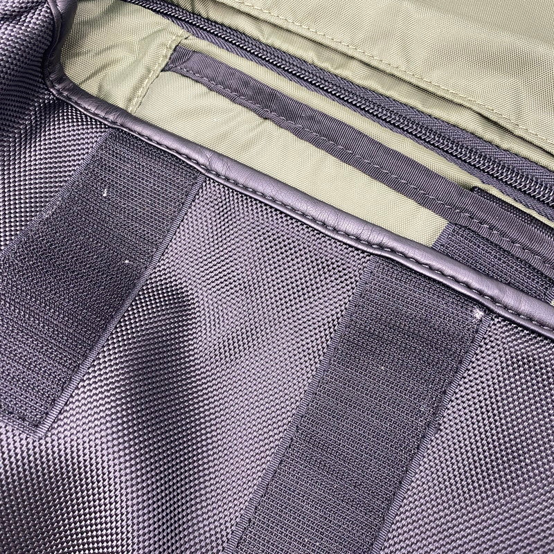 【中古品】【メンズ/レディース】 DIESEL ディーゼル METAL LOGO SHOULDER BAG D253150 メタル ロゴ ショルダーバッグ カバン 鞄 188-260715-as-24-izu カラー：ブラック 万代Net店
