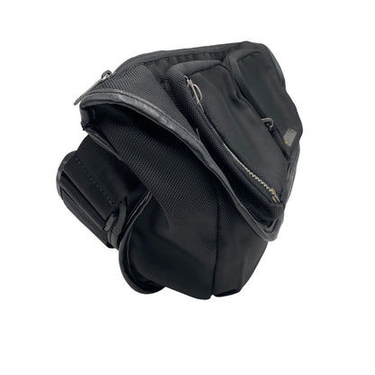 【中古品】【メンズ/レディース】 DIESEL ディーゼル METAL LOGO SHOULDER BAG D253150 メタル ロゴ ショルダーバッグ カバン 鞄 188-260715-as-24-izu カラー：ブラック 万代Net店