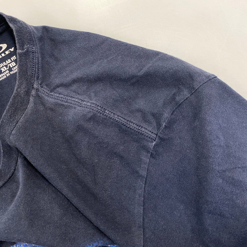 【中古品】【メンズ】 OAKLEY オークリー SS TEE ショートスリーブ Tシャツ 半袖 トップス 146-260721-as-21-izu サイズ：XL カラー：ネイビー 万代Net店