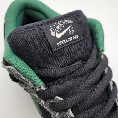 【中古品】【メンズ】 NIKE SB ナイキエスビー ×THERE SKATEBOARDS ゼア スケートボード HF7743-001 DUNK LOW PRO ダンク ロー プロ スニーカー 靴 160-260716-kh-23-izu サイズ：26.5 カラー：BLACK/GORGE GREEN-WHITE 万代Net店
