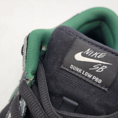 【中古品】【メンズ】 NIKE SB ナイキエスビー ×THERE SKATEBOARDS ゼア スケートボード HF7743-001 DUNK LOW PRO ダンク ロー プロ スニーカー 靴 160-260716-kh-23-izu サイズ：26.5 カラー：BLACK/GORGE GREEN-WHITE 万代Net店