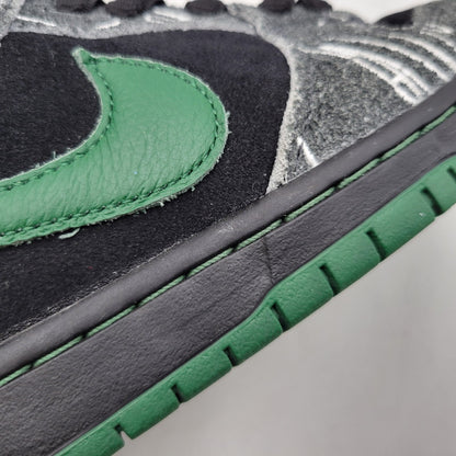 【中古品】【メンズ】 NIKE SB ナイキエスビー ×THERE SKATEBOARDS ゼア スケートボード HF7743-001 DUNK LOW PRO ダンク ロー プロ スニーカー 靴 160-260716-kh-23-izu サイズ：26.5 カラー：BLACK/GORGE GREEN-WHITE 万代Net店