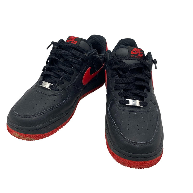 【中古品】【メンズ】 NIKE ナイキ FJ4146-002 AIR FORCE 1 LOW エア フォース 1 ロー スニーカー 靴 160-260720-kh-09-izu サイズ：26.5 カラー：BLACK/BLACK/UNIVERSITY RED 万代Net店