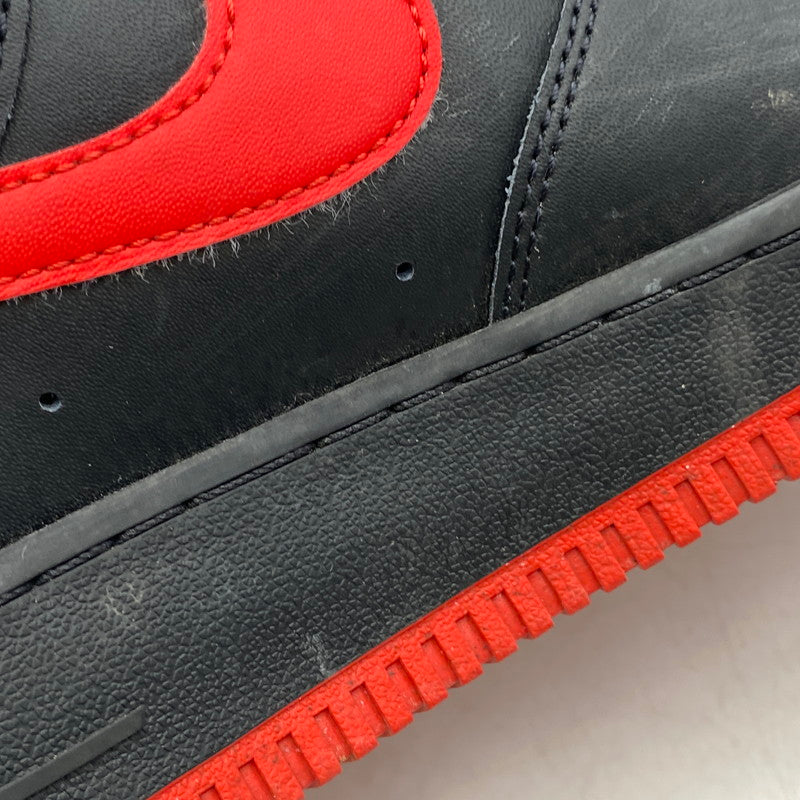 【中古品】【メンズ】 NIKE ナイキ FJ4146-002 AIR FORCE 1 LOW エア フォース 1 ロー スニーカー 靴 160-260720-kh-09-izu サイズ：26.5 カラー：BLACK/BLACK/UNIVERSITY RED 万代Net店