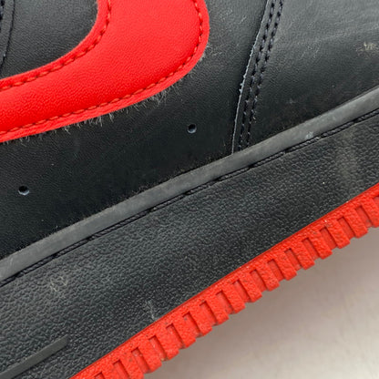 【中古品】【メンズ】 NIKE ナイキ FJ4146-002 AIR FORCE 1 LOW エア フォース 1 ロー スニーカー 靴 160-260720-kh-09-izu サイズ：26.5 カラー：BLACK/BLACK/UNIVERSITY RED 万代Net店