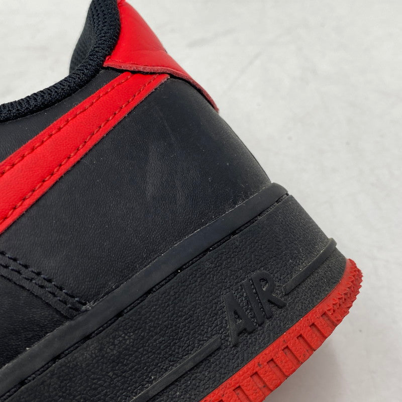 【中古品】【メンズ】 NIKE ナイキ FJ4146-002 AIR FORCE 1 LOW エア フォース 1 ロー スニーカー 靴 160-260720-kh-09-izu サイズ：26.5 カラー：BLACK/BLACK/UNIVERSITY RED 万代Net店