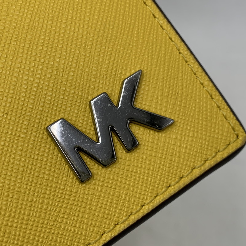 【中古品】【メンズ/レディース】 MICHAEL KORS マイケルコース 36S5LCOF2U LEATHER BILLFOLD WALLET WITH PASS CASE レザー ビルフォールド ウォレット ウィズ パスケース 二つ折り財布 財布 200-260721-cs-17-izu カラー：イエロー 万代Net店