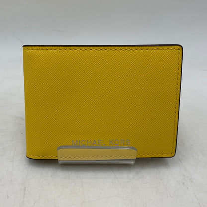 【中古品】【メンズ/レディース】 MICHAEL KORS マイケルコース 36S5LCOF2U LEATHER BILLFOLD WALLET WITH PASS CASE レザー ビルフォールド ウォレット ウィズ パスケース 二つ折り財布 財布 200-260721-cs-17-izu カラー：イエロー 万代Net店
