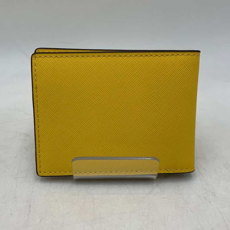 【中古品】【メンズ/レディース】 MICHAEL KORS マイケルコース 36S5LCOF2U LEATHER BILLFOLD WALLET WITH PASS CASE レザー ビルフォールド ウォレット ウィズ パスケース 二つ折り財布 財布 200-260721-cs-17-izu カラー：イエロー 万代Net店