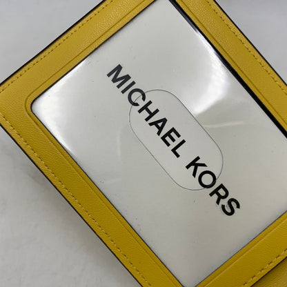 【中古品】【メンズ/レディース】 MICHAEL KORS マイケルコース 36S5LCOF2U LEATHER BILLFOLD WALLET WITH PASS CASE レザー ビルフォールド ウォレット ウィズ パスケース 二つ折り財布 財布 200-260721-cs-17-izu カラー：イエロー 万代Net店