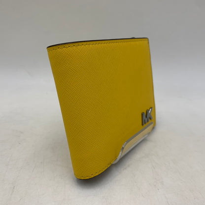 【中古品】【メンズ/レディース】 MICHAEL KORS マイケルコース 36S5LCOF2U LEATHER BILLFOLD WALLET WITH PASS CASE レザー ビルフォールド ウォレット ウィズ パスケース 二つ折り財布 財布 200-260721-cs-17-izu カラー：イエロー 万代Net店