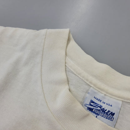 【中古品】【メンズ】 SALEM SPORTSWEAR サレム スポーツウェア USA製 両シングル CHICAGO BULLS 1993年 優勝記念 SS TEE シカゴ ブルズ ショートスリーブ Tシャツ トップス 146-260721-kh-02-izu サイズ：L カラー：ホワイト系 万代Net店