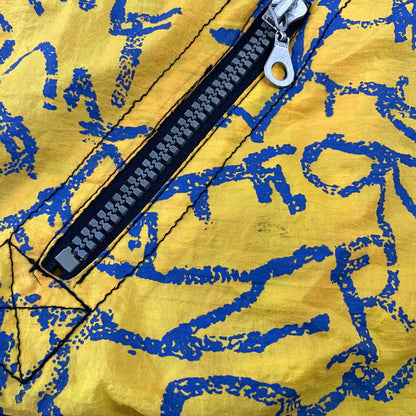 【中古品】【メンズ】 OLD NIKE オールド ナイキ 白タグ 90S 幾何学模様 ZIPUP NYLON JACKET ジップ アップ ナイロン ジャケット アウター 146-260721-cs-07-izu サイズ：XL カラー：イエロー×ブルー 万代Net店
