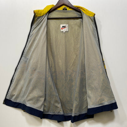 【中古品】【メンズ】 OLD NIKE オールド ナイキ 白タグ 90S 幾何学模様 ZIPUP NYLON JACKET ジップ アップ ナイロン ジャケット アウター 146-260721-cs-07-izu サイズ：XL カラー：イエロー×ブルー 万代Net店