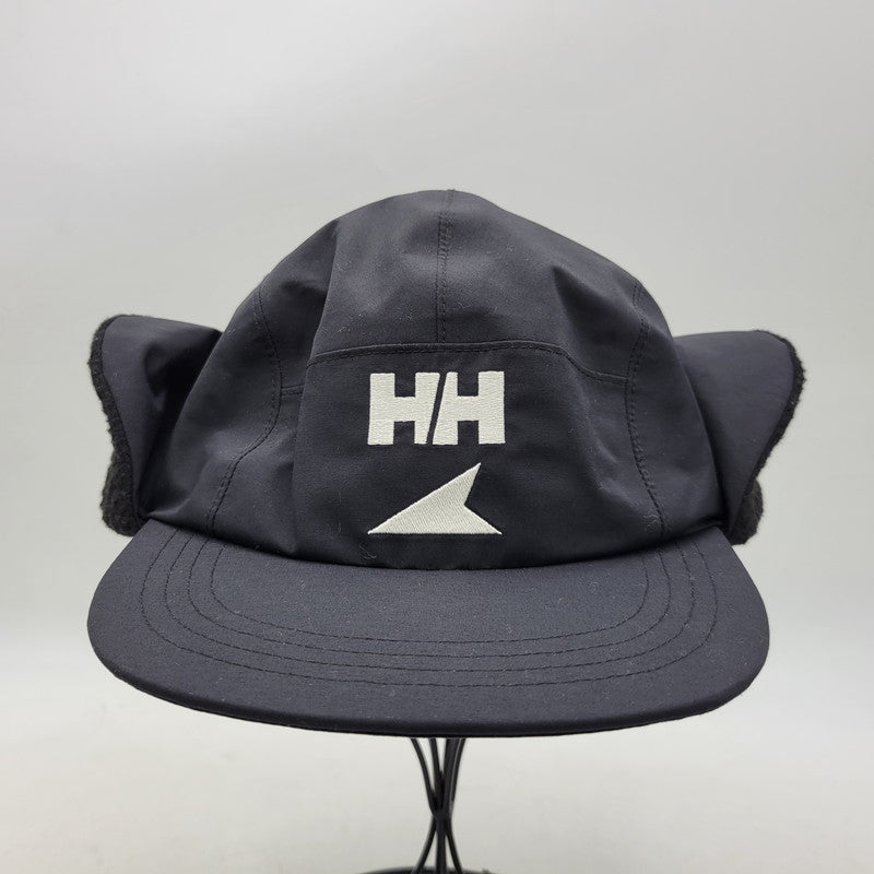 【中古美品】【メンズ/レディース】 HELLY HANSEN × ヘリーハンセン DESCENDANT ディセンダント HC92273DC 22AW CETUS HELLY TECH 5 PANEL シータス ヘリーテック ファイブパネル キャップ 帽子 185-260724-ya-18-izu サイズ：F カラー：ブラック 万代Net店