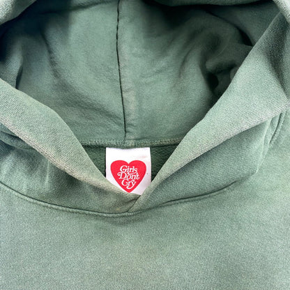 【中古品】【メンズ】 GIRLS DON'T CRY ガールズドントクライ BACK LOGO HOODIE バック ロゴ フーディー トップス 長袖 142-260721-cs-12-izu サイズ：XL カラー：グリーン 万代Net店