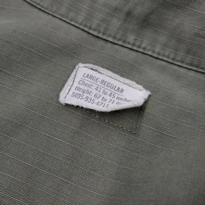 【中古品】【メンズ】 U.S.ARMY ユーエスアーミー 8405-935-4711 DSA100-69-C-1362 COMBAT TROPICAL RIP-STOP JUNGLE FATIGUE JACKET ジャケット 146-260723-kh-11-izu サイズ：LARGE-REGULAR カラー：カーキ 万代Net店