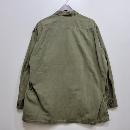 【中古品】【メンズ】 U.S.ARMY ユーエスアーミー 8405-935-4711 DSA100-69-C-1362 COMBAT TROPICAL RIP-STOP JUNGLE FATIGUE JACKET ジャケット 146-260723-kh-11-izu サイズ：LARGE-REGULAR カラー：カーキ 万代Net店