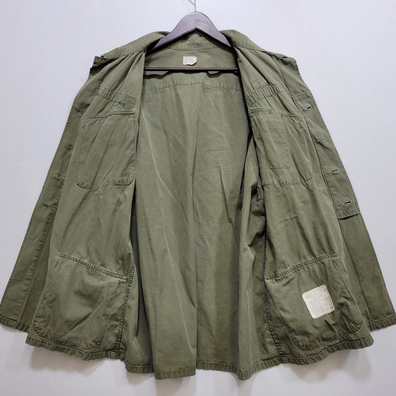 【中古品】【メンズ】 U.S.ARMY ユーエスアーミー 8405-935-4711 DSA100-69-C-1362 COMBAT TROPICAL RIP-STOP JUNGLE FATIGUE JACKET ジャケット 146-260723-kh-11-izu サイズ：LARGE-REGULAR カラー：カーキ 万代Net店