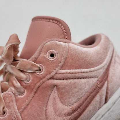 【中古品】【メンズ/レディース】 NIKE ナイキ DQ8396-600 WOMEN'S AIR JORDAN 1 LOW ウィメンズ エア ジョーダン 1 ロー スニーカー 靴 160-260726-kh-15-izu サイズ：25.5 カラー：RUST PINK/RUST PINK-WHITE 万代Net店