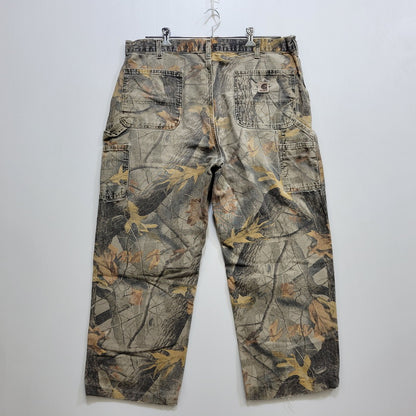 【現状渡し品】【メンズ】 Carhartt カーハート REALTREE PAINTER PANTS B158 CMO リアルツリー ペインターパンツ 157-260723-as-27-izu サイズ：40×34 カラー：マルチカラー 万代Net店
