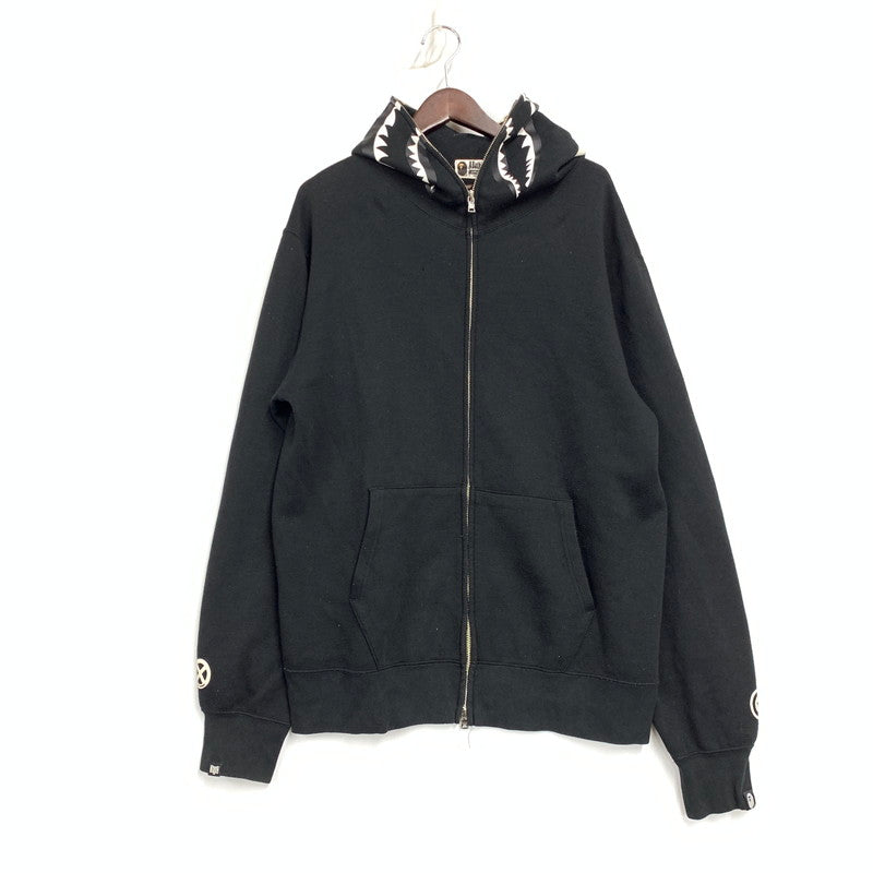 【中古品】【メンズ】 A BATHING APE アベイシングエイプ × BOUNTY HUNTER バウンティハンター 001ZPD231921X SHARK FULL ZIP HOODIE シャーク フル ジップ フーディー トップス 長袖 142-260724-ya-09-izu サイズ：XL カラー：ブラック 万代Net店