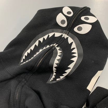 【中古品】【メンズ】 A BATHING APE アベイシングエイプ × BOUNTY HUNTER バウンティハンター 001ZPD231921X SHARK FULL ZIP HOODIE シャーク フル ジップ フーディー トップス 長袖 142-260724-ya-09-izu サイズ：XL カラー：ブラック 万代Net店