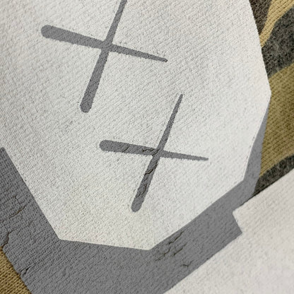 【中古品】【メンズ】 A BATHING APE アベイシングエイプ × KAWS カウズ 1ST CAMO BAPE LOGO S S TEE カモ ベイプ ロゴ ショートスリーブ Tシャツ トップス 半袖 142-260724-ya-10-izu サイズ：L カラー：ベージュ系 万代Net店
