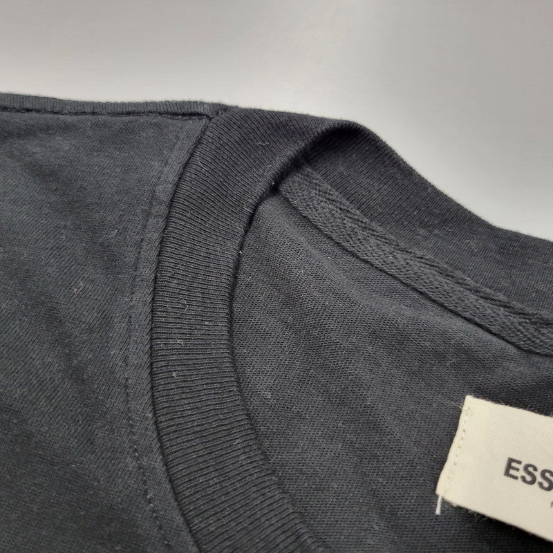 【中古品】【メンズ】 FEAR OF GOD ESSENTIALS フィア オブ ゴッド エッセンシャルズ BACK LOGO OVERSIZE L S TEE バック ロゴ オーバーサイズ Tシャツ 長袖 トップス 142-260726-yn-05-izu サイズ：M カラー：ブラック 万代Net店