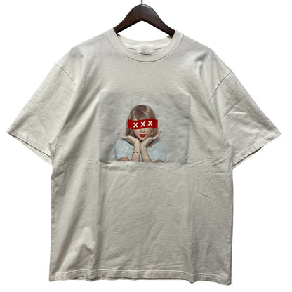 【中古品】【メンズ】 GOD SLECTION XXX ゴッドセレクショントリプルエックス GX-S22-ST-16 TAYLOR SWIFT PHOTO SS TEE テイラースウィフト フォト ショートスリーブ Tシャツ トップス 半袖 142-260730-cs-09-izu サイズ：XL カラー：ホワイト 万代Net店