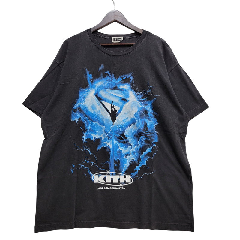 【中古品】【メンズ】 KITH キス × SUPERMAN スーパーマン KHM033851 LIGHTNING VINTAGE TEE(2025 MOVIE) ライトニング ヴィンテージ Tシャツ トップス 142-260725-kh-08-izu サイズ：XL カラー：ブラック 万代Net店