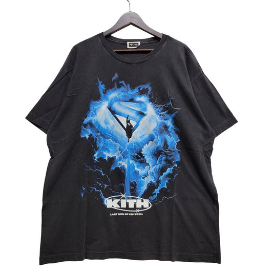 【中古品】【メンズ】 KITH キス × SUPERMAN スーパーマン KHM033851 LIGHTNING VINTAGE TEE(2025 MOVIE) ライトニング ヴィンテージ Tシャツ トップス 142-260725-kh-08-izu サイズ：XL カラー：ブラック 万代Net店