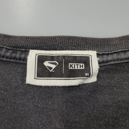 【中古品】【メンズ】 KITH キス × SUPERMAN スーパーマン KHM033851 LIGHTNING VINTAGE TEE(2025 MOVIE) ライトニング ヴィンテージ Tシャツ トップス 142-260725-kh-08-izu サイズ：XL カラー：ブラック 万代Net店