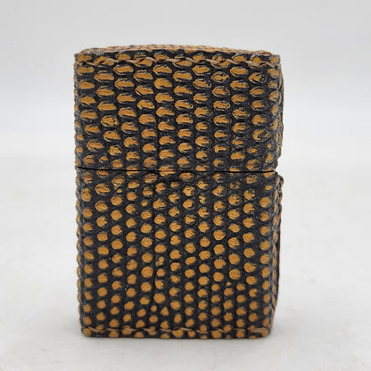 【中古品】【メンズ/レディース】 ZIPPO ジッポ LIZARD SKIN LEATHER 22年製 喫煙具 ライター 206-260727-as-02-izu カラー：ブラウン系×ブラック 万代Net店