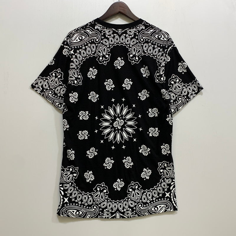 【中古品】【メンズ】 SUPREME シュプリーム × HANES ヘインズ BANDANA TAGLESS TEE バンダナ タグレス Tシャツ トップス 149-260728-kh-07-izu サイズ：M カラー：ブラック×ホワイト 万代Net店
