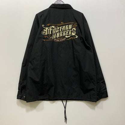 【中古品】【メンズ】 MUSTARD WORKERS マスタードワーカーズ LOGO COACH JACKET ロゴ コーチジャケット 刺繍 145-260802-as-16-izu サイズ：2XL カラー：ブラック 万代Net店