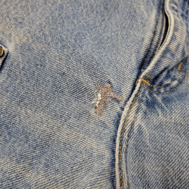 【現状渡し品】【メンズ】 Carhartt カーハート DUNGAREE FIT DOUBLEKNEE PAINTER DENIM PANTS B73 DST ダンガリーフィット ダブルニー ペインター デニムパンツ ボトムス 157-260805-ay-06-izu サイズ：36×32 カラー：ライトインディゴ 万代Net店