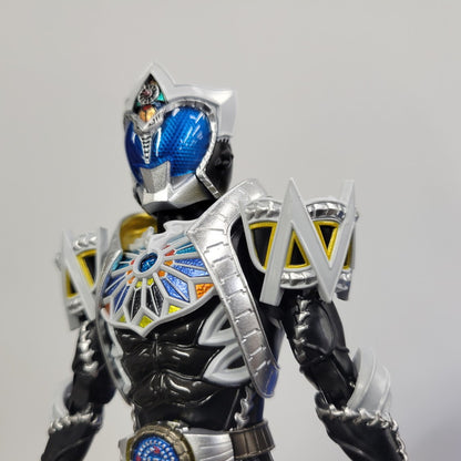 【中古品】 S.H.Figuarts 真骨彫製法 仮面ライダーサガ 042-260802-kk-17-izuh 万代Net店
