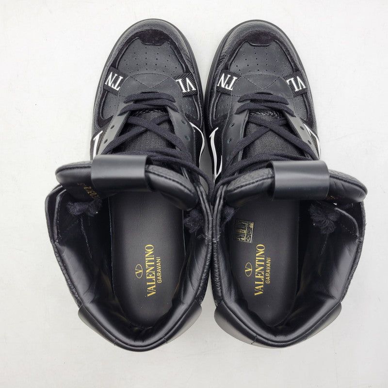 【中古品】【メンズ】 Valentino Garavani ヴァレンティノ・ガラヴァーニ VLTN ALLOVER PRINT HI CUT SNEAKERS TVE03Y2 オールオーバープリント ハイカット スニーカー 靴 183-260801-as-06-izu サイズ：43 カラー：ブラック 万代Net店